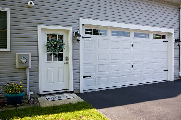 24/7 Emergency Garage Door Panel Replacement experts in Emmett, ID